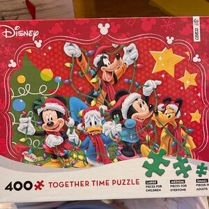 Disney Festive Characters Puzzle - Red, Green, Yellow